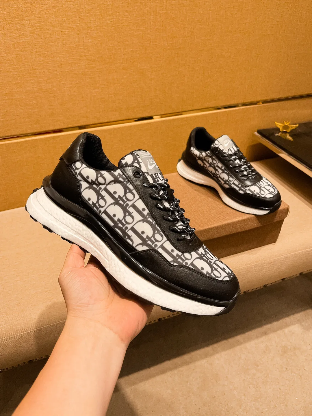 Men's shoes💰 460💰👍【Dior】🔥🔝High-end brand of men's shoes Official website 1:1 latest masterpiece: The upper is made of Italian imported first-layer cowhide🔥Official website original special technical cloth fabric matching🔥Original comfortable and breathable lining➕Original designated anti-slip outsole🔥Make walking more convenient and comfortable! An exclusive new model, a stunning work, a beautiful 1:1 replica [color] compared to the official quality! Create a fashionable personality to set off your uniqueness! A must-have for trendy men! 🔥, sizes: 38-44. color:.     2⃣️colors available🔥